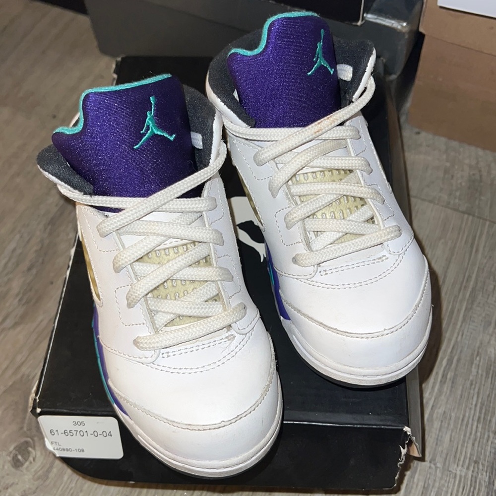 Grape 5s deadstock toddler size 10c